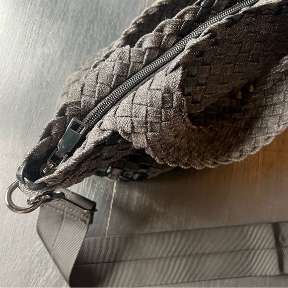 Elegant Black Woven Crossbody Bag - Picture 5 of 9